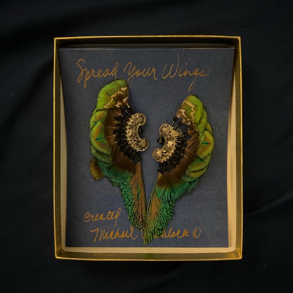 Rare vintage 1960s  peacock feather earrings